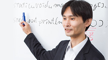 丁寧で熱心な専任講師陣がいるから