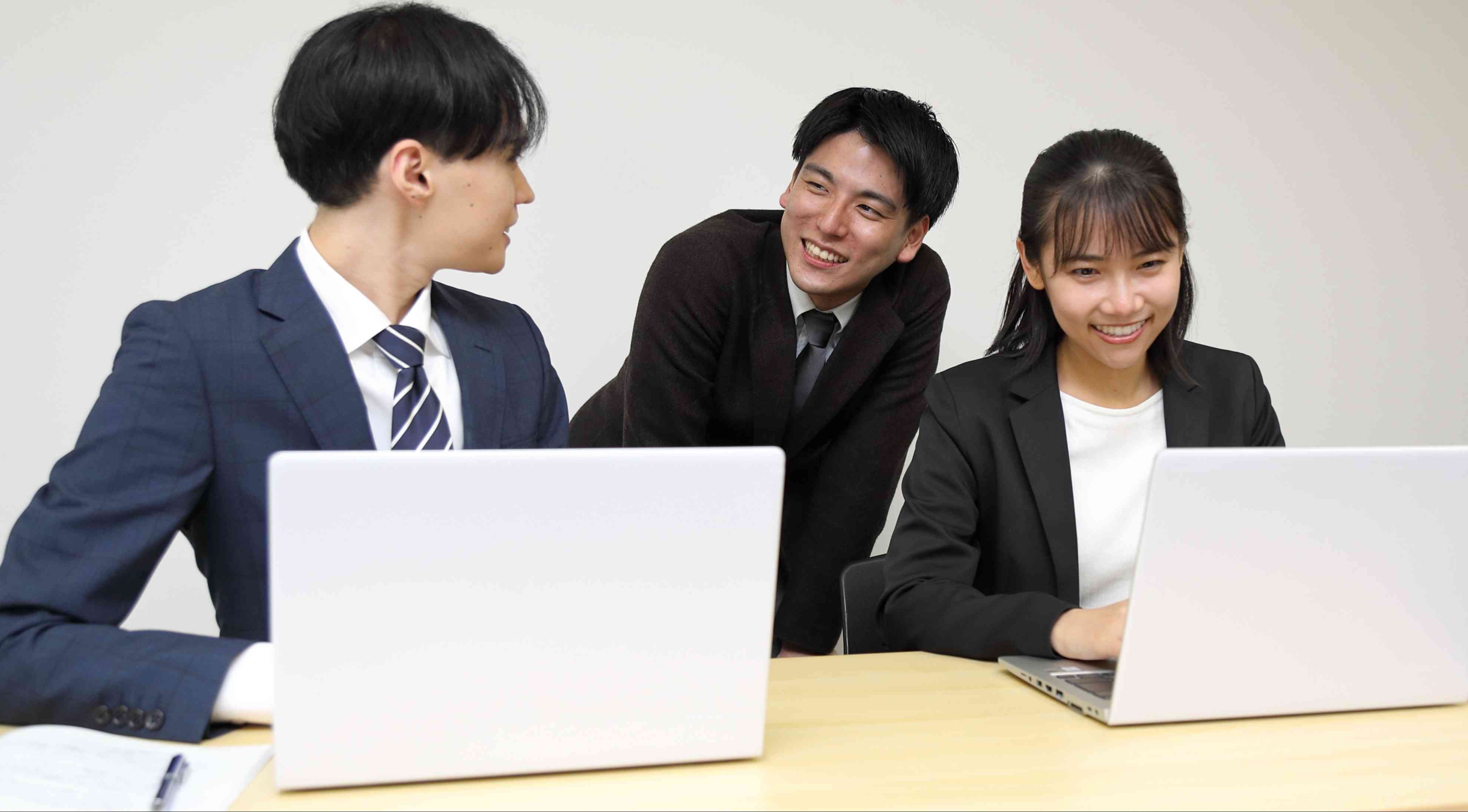 100%ライブ講義による少人数生授業